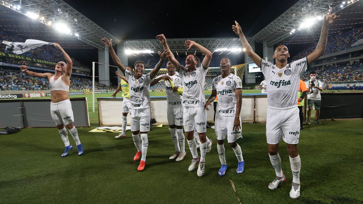 Palmeiras's tweet photo. TRI gols marcados e a noite foi delas: #CriasDaAcademia! ⚽️⚽️⚽️

Boa noite, tricampeões 💚

#TRIunfoVerde #CUIxPAL 
#AvantiPalestra #JuntosNoBrasileirão https://t.co/ctKtkpTICr