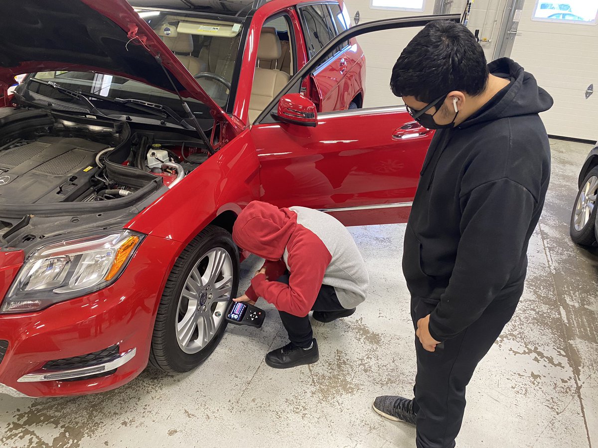 WHS Automotive tweet media