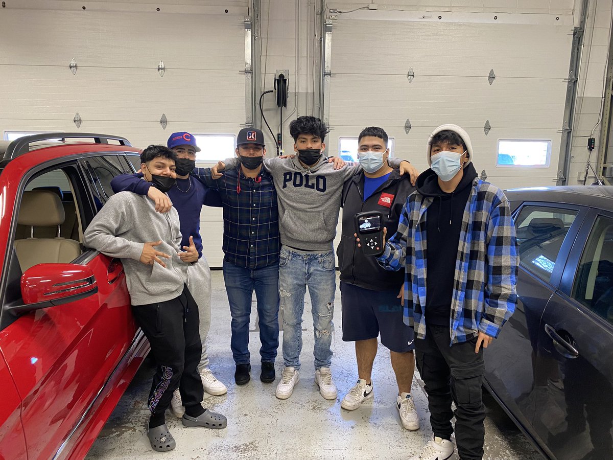 Thank you <a href="/ATEQTPMSGlobal/">ATEQ TPMS Tools Global</a> for donating the VT57 to our <a href="/Wheeling_Cats/">Wheeling High School</a> students!  Being able to train students with the newest and greatest TPMS tools is possible with partners like you! Students raced to see who could scan the sensors the quickest!