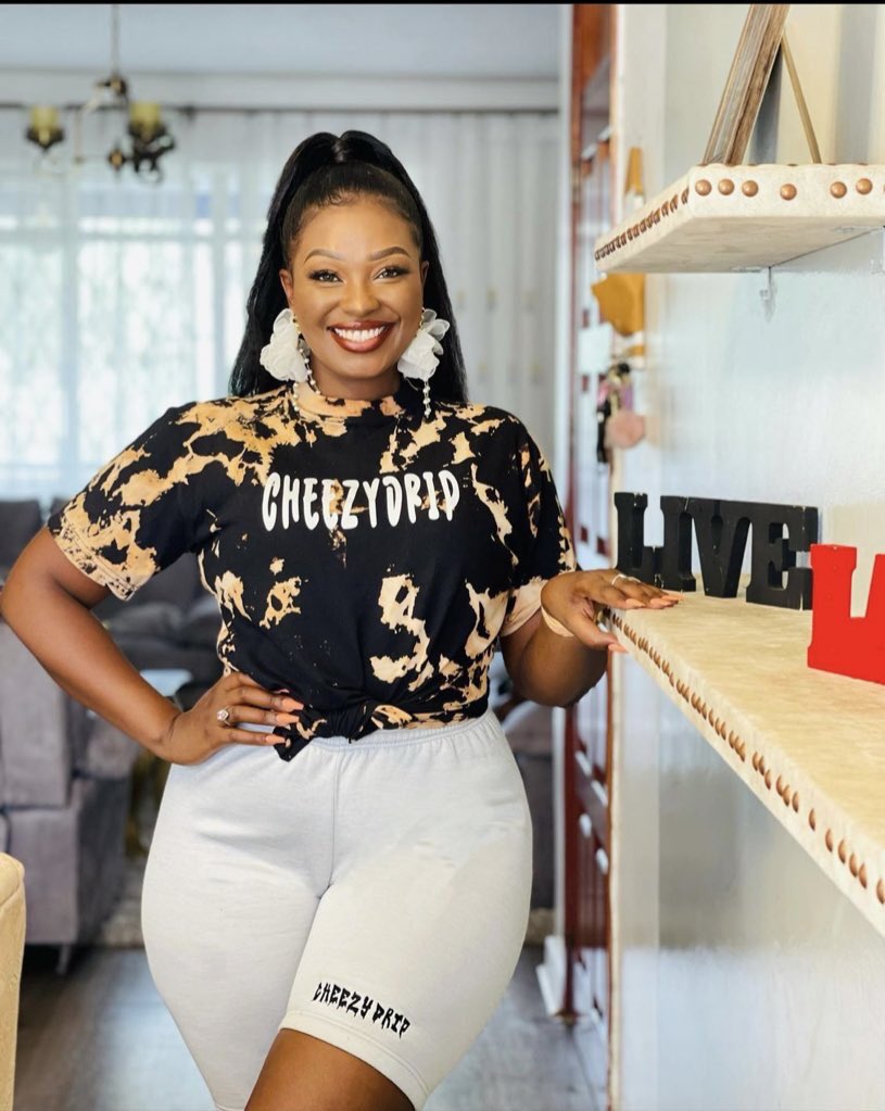 CHEEZYDRIP1's tweet photo. Maureen waititu on a cotton cheezydrip fullset 🔥 , how is it looking? https://t.co/bXGQSWjwfS