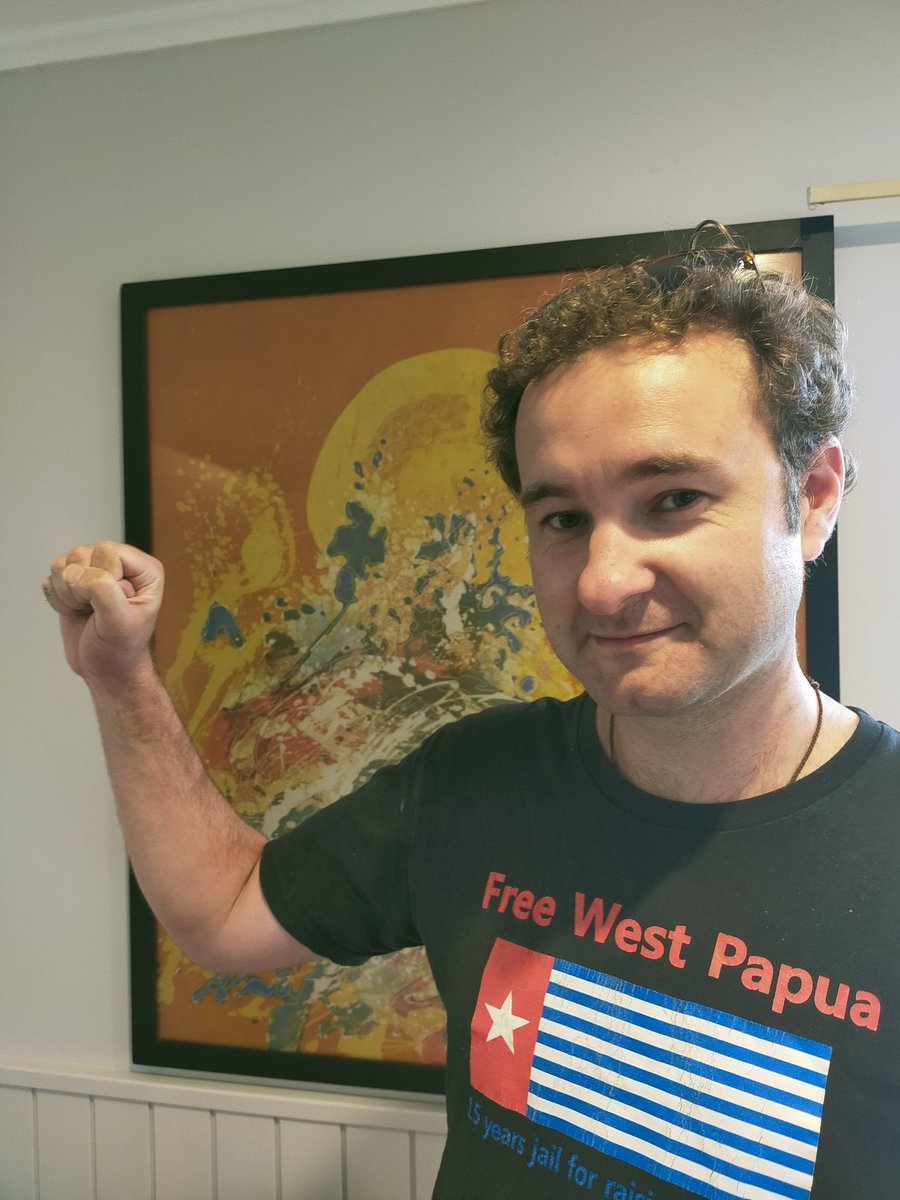 It's 1 December, so I am once again raising my Morning Star for West Papua, denied freedom since 
(at least) 1961 #PapuaMerdeka #FreeWestPapua