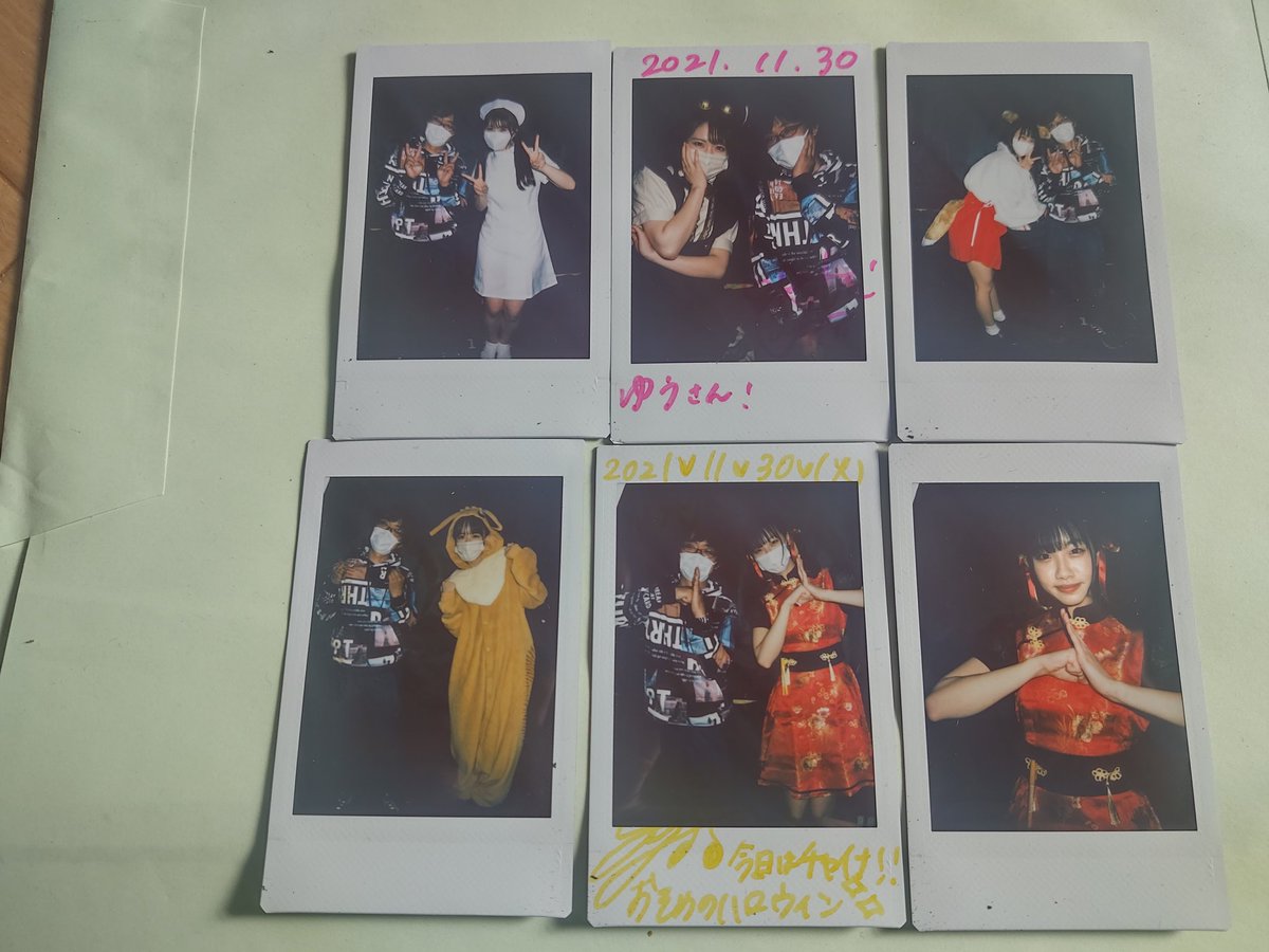 3291yuucha's tweet photo. 久々のライブ、とても楽しかった☺️☺️
最後には、じゃんけんに勝ってメンバーのグルショチェキを頂きました
グルチェキのセンターに・・・
☺️☺️☺️☺️
#OneSideGame
#笹平那奈
#矢新愛梨
#涼井綾乃
#タートルリリー
#清藤恵
#有川奏絵
#辻菜月
#きよりん
#佐伯鈴 https://t.co/Z9cKxGQlmp