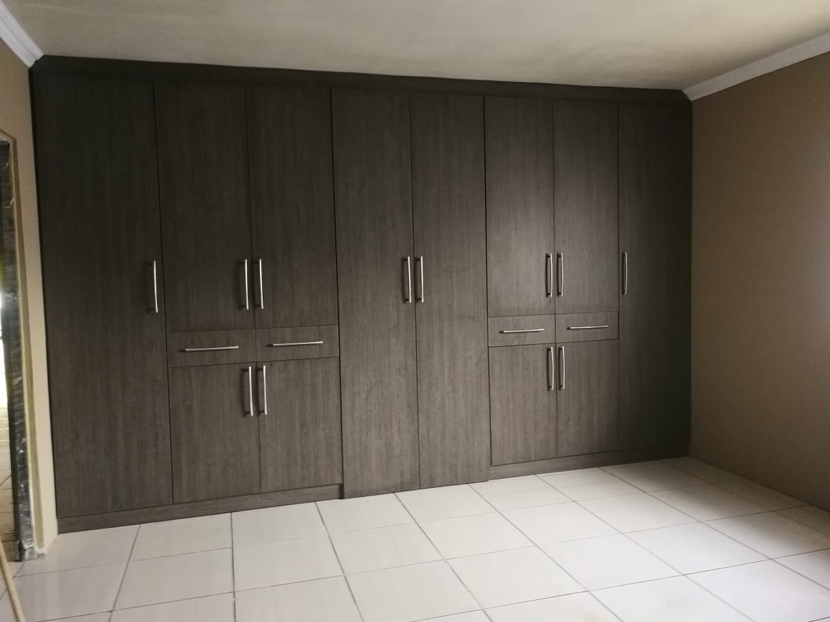 Michell__Ell's tweet photo. At @projects_n we specialize in: 

🩸Floating tv stands
🩸Built-in Cupboards 
🩸Walk in Closets 
🩸Kitchen Units
🩸Bars 

📍Orlando west, Industrial park Soweto. 

📞0843389864
0780965278

📧nnprojects88@gmail.com
For a quote at your service 
We travel nationwide
#DJSBU https://t.co/QdrarmCihy