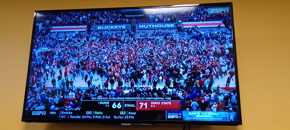 EricHorchy's tweet photo. Well Saturday blew, but this is a nice Tuesday night consolation prize #OhioState #OSUvsDuke #BigTenACCChallenge @John_Sabol https://t.co/Xzrbd7K7TR