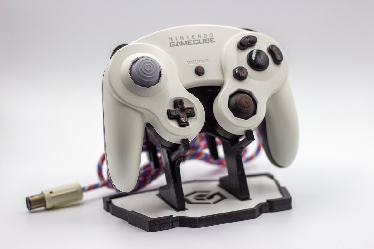 CONTROLLER GIVEAWAY🎉🎉✅
For a chance to win this controller, just 
-Like❤️ and retweet🔁 the post
-Follow the account
That’s it! The winner will be drawn on Christmas Day(Dec. 25)!
Keep your eyes peeled for a drop coming tomorrow as well!