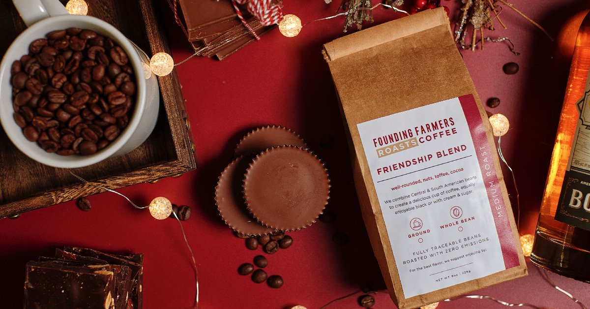 FarmFishBakeDC's tweet image. We've got gifts for everyone on your list...from gift boxes and gift cards to chocolate, roasted coffee, cookbooks and bottles of #DCmade spirits. Get shoppin: fal.cn/3kfXT