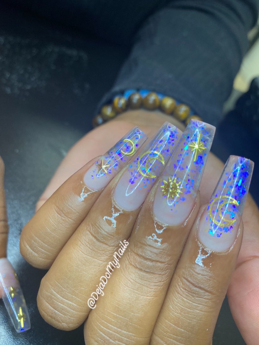 dejadomynails's tweet photo. All about the stars and the moon 💅🏽✨

Ig @dejadomynails 

#lanails #lanailtech #twitternails #nails #NailedIt #blacknailtech #blackgirlsdonails #Omicron #DecemberWish https://t.co/04zK9mjbYu
