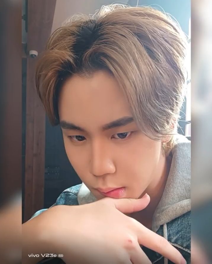 ggigiezz's tweet photo. เปิดมาก็23ขวบนะแต่ตอนท้ายนี่ฉามขวบเฉยงง
#vivoV23e5G #คมชัดทุกโมเมนต์ที่เป็นคุณ #beauthenticbeme #prem_space https://t.co/fW1zH6f7x7