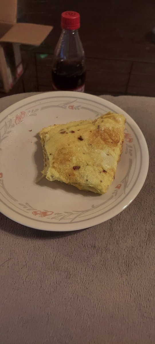 Leotoad_Art's tweet photo. @commentiquette I got nothing and you probably already made the video so here's an omelet I made https://t.co/nB49OcKXpb