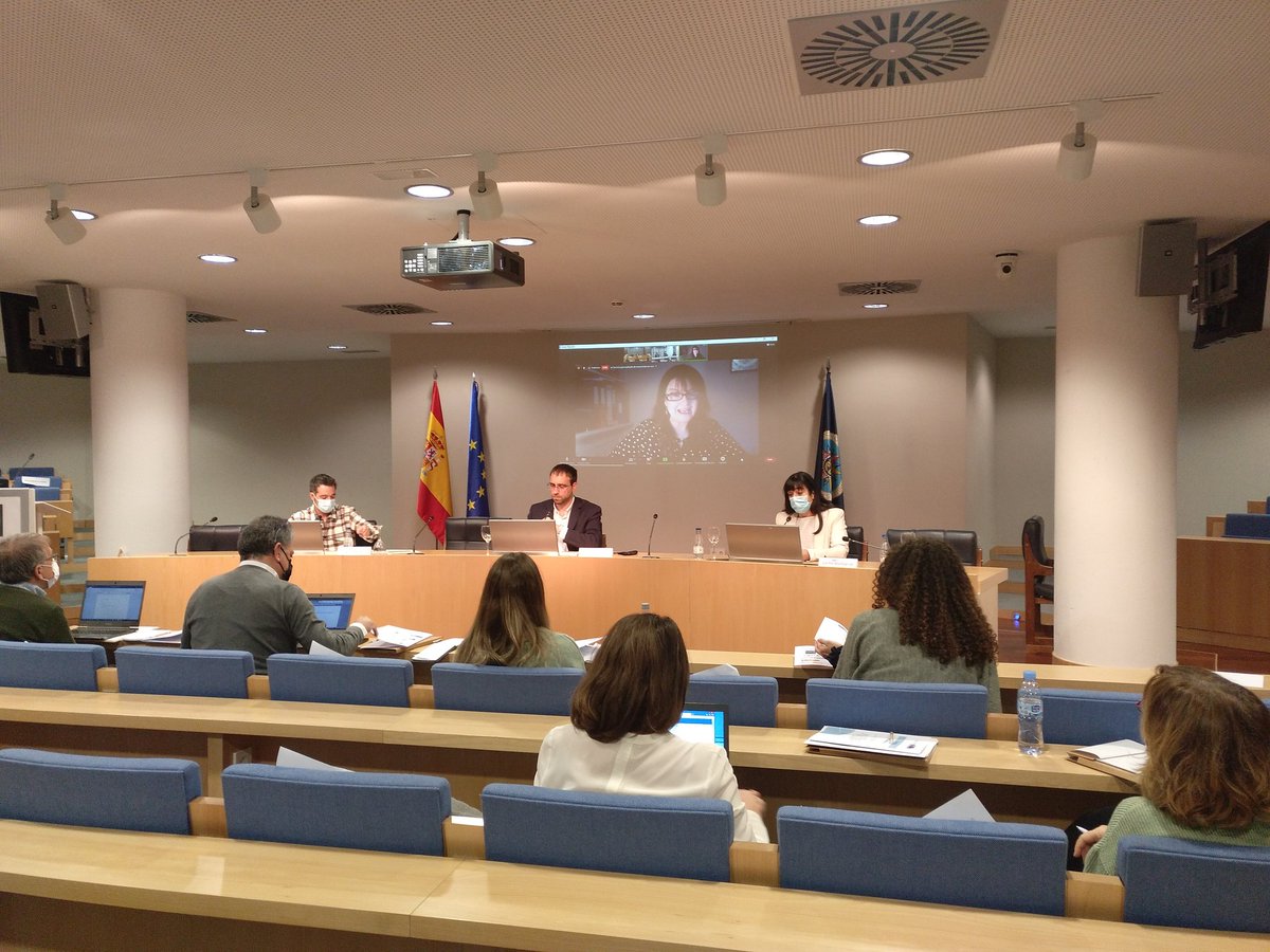 mpilaroche's tweet photo. #JoDixon @UniOfYork, @CarmeMonts @LiberiUdg #IgorSanchez #FundaciónIsos. Cómo desatascar: Protección/Desprotección/Sobreprotección para aterrizar en la realidad. +Protección -Derechos 🤔🤔 #CongresoTransiciones https://t.co/9fnAgRIPJ6