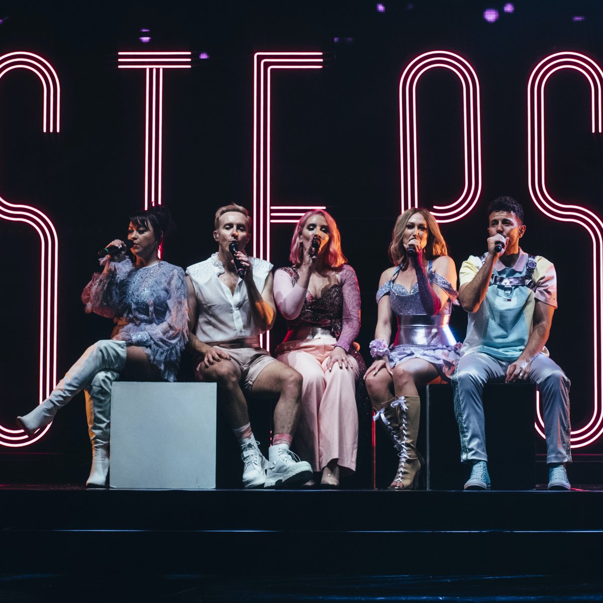 OfficialSteps's tweet photo. From the bottom of our hearts, THANK YOU ❤️ Even if the tour ended a bit earlier than we hoped, we had an absolute BLAST singing and dancing with you all once again!

We couldn't have done it without the love and support you showed us every single night 🙌

See you in 2022! 
X https://t.co/jTSN5ddojJ