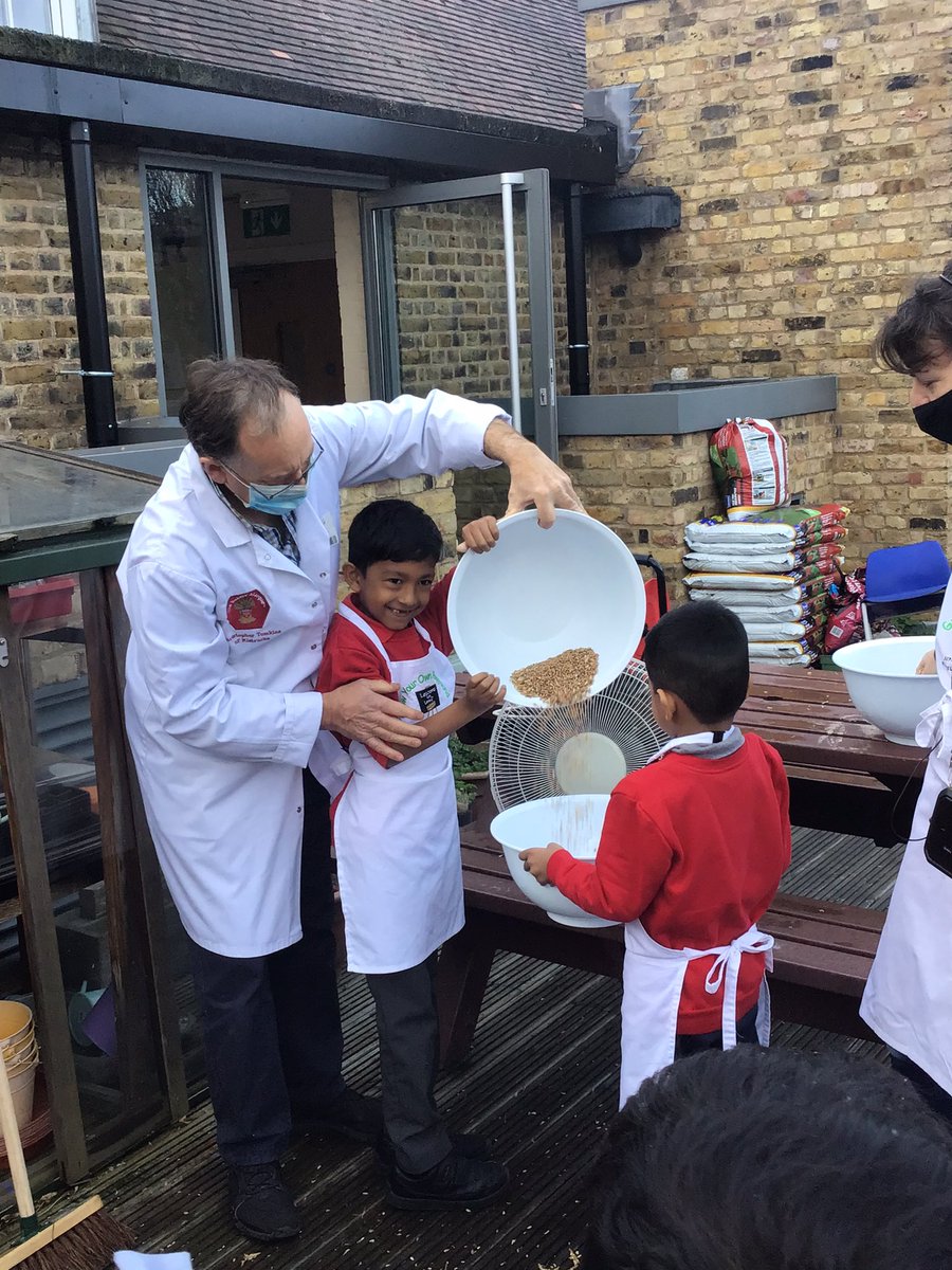 MayflowerSch's tweet photo. Separating the elements of the wheat so we can grind the seeds. #lessonsinloaf #ofili #baking https://t.co/jTpj96C0ye