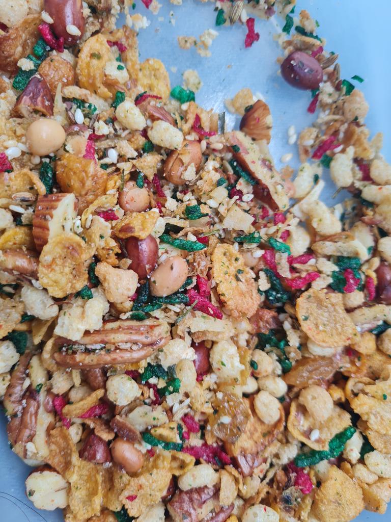 Dashcampros's tweet photo. #roadTrip and mums millionaires #chevro Fully loaded ...pecans,sultanas,almonds...
Thank u MA 💓 https://t.co/f9Os8KYcf4