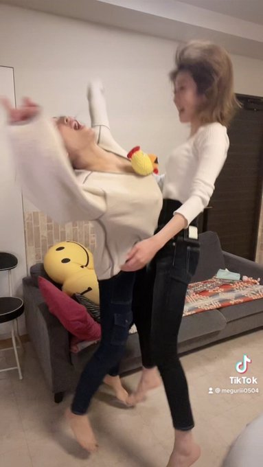 tiktokで暴れるうちら👯&zwj;♀️👯&zwj;♀️ https://t.co/36OYTelQ9U