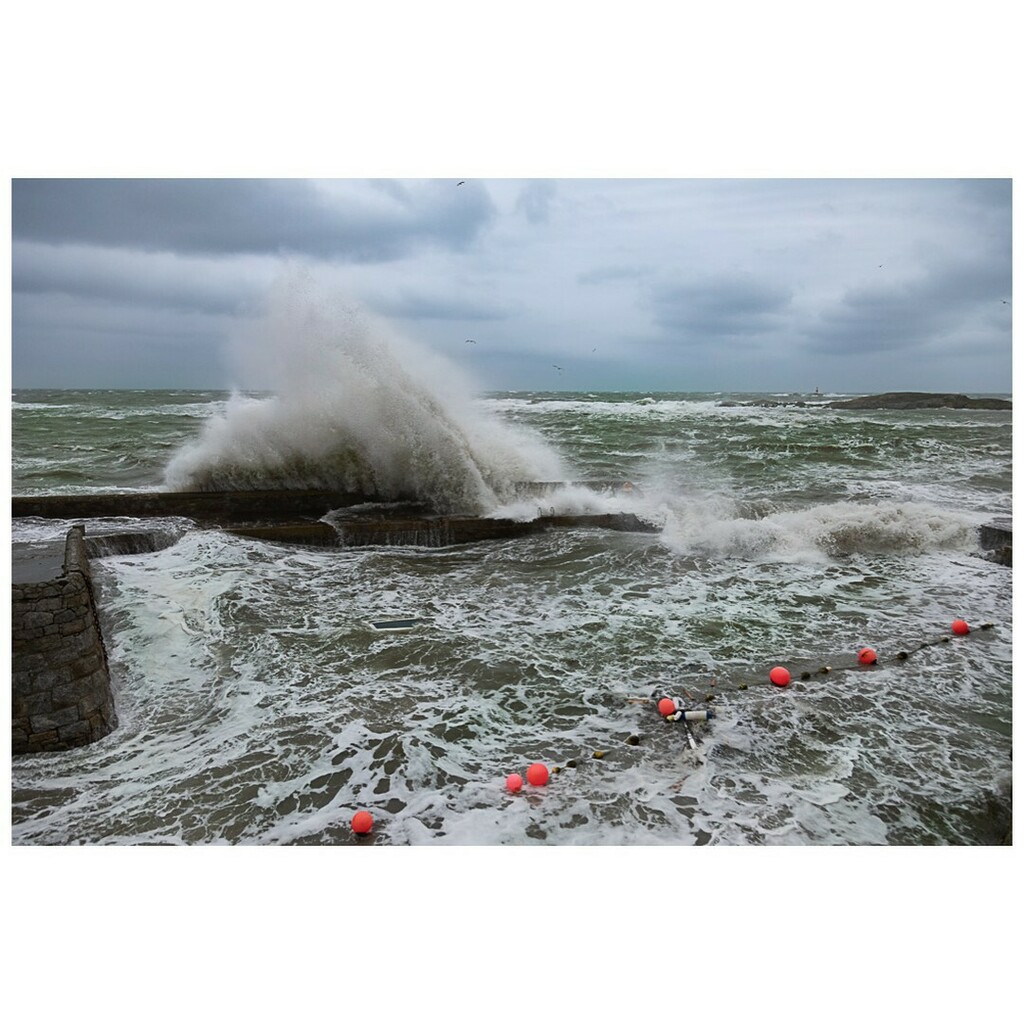 AndrewWatchorn's tweet photo. Rogue 2 - Coliemore Harbour, Dalkey, Ireland

A second image from a series I took last January. This time taken at Coliemore Harbour in Dalkey just down the coast from Bullock Harbour. You can just about see the red and white Muglins Lighthouse in the ba… https://t.co/pij7vRFwqz https://t.co/1GP10UdS2V