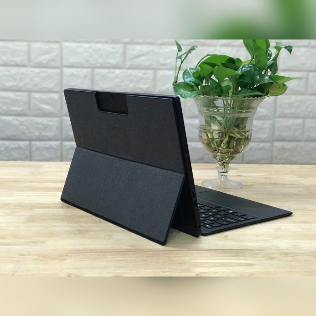 RiseDigitalSoln's tweet photo. Happy festive ssn Guys 🎄
Check this machine 👇
Dell Latitude 7275 | Intel® Core™ M5-6Y54 | 2.70 GHz | 8GB RAM | 💾 256GB SSD | Intel HD Graphics | 📺12,5″ Inch @41k
Call 0720 439520 ☎️
#WomenAndTransportConf Miguna Miguna Pandora #WorldAIDSDay2021 #Muturithe5th #RamogiTV https://t.co/5ywVTsNcCP