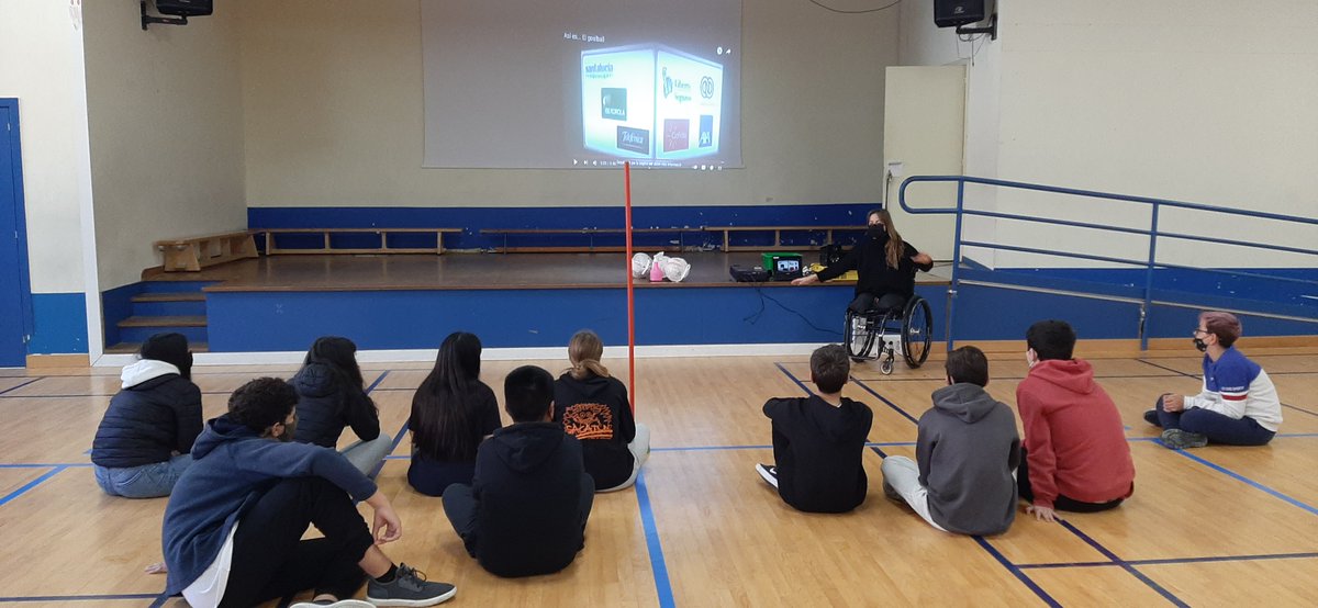 INSDolorsAleu's tweet photo. A #treballglobalitzat de 3 ESO, els alumnes han participat en uns tallers esportius, on han pogut posar-se en les sabates dels esportistes amb diferents discapacitats.
#guttman #paralímpics #inefc #once #esportadaptat #fcedf #femfuster #institut #eso https://t.co/Ufud8QYlaG