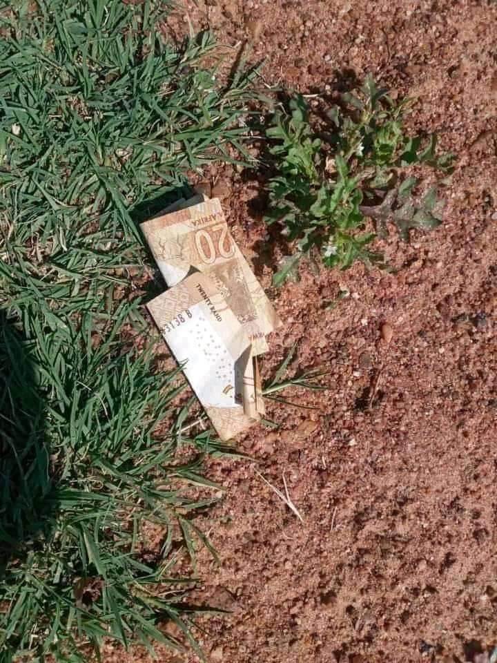 Mahlatse_Mogale's tweet photo. Ke kgopela number ya maphodisa🙄 https://t.co/QBjZOhDHSo