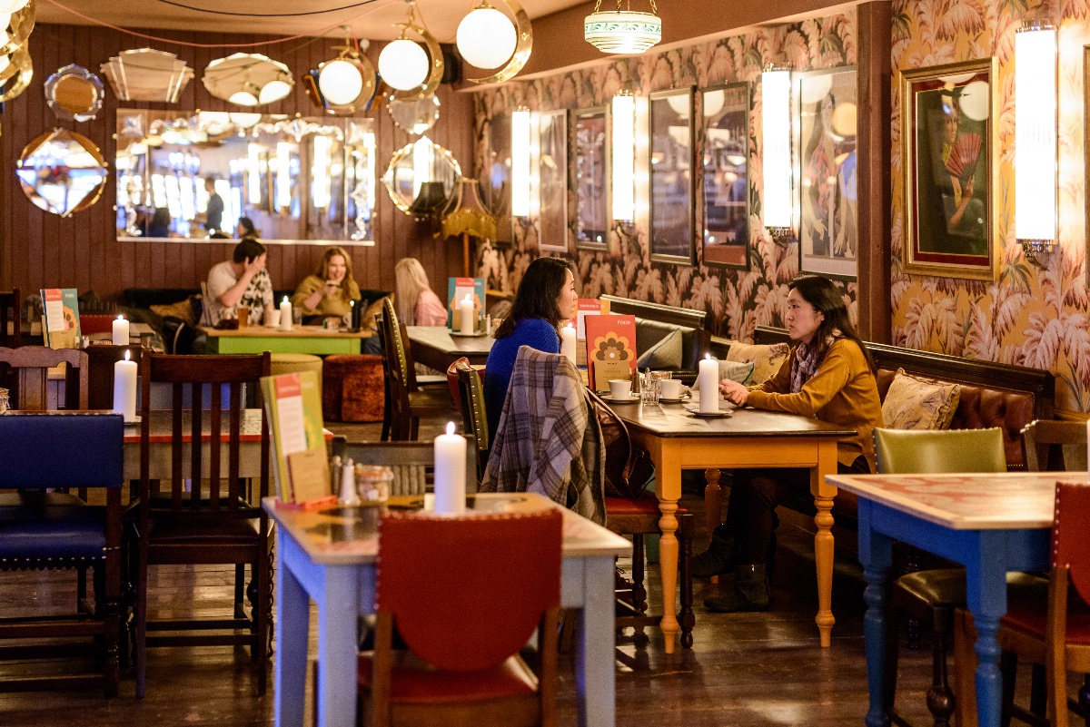 .<a href="/theLOUNGERS/">The Lounges</a> reports revenue growth of 91%.

– pubandbar.com/story.php?s=20…