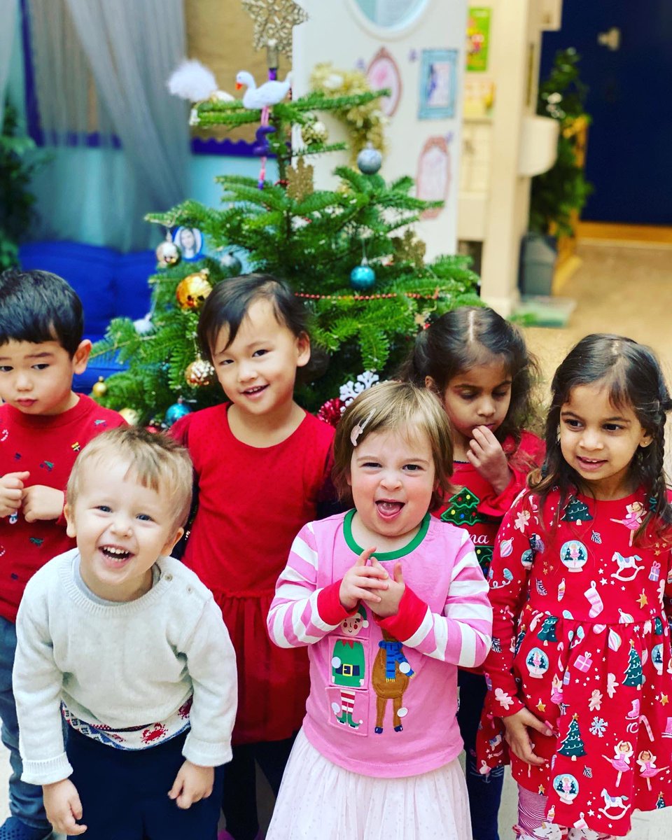 shmarylebone's tweet photo. We’re getting in the Christmas spirit at Swinbrook today and have decorated our tree beautifully 🎄 @chatsworthschls @EYChatsworthSch @ChatsworthNurs1 #marylebone #nurseryschool #eyfs #earlyyears #christmas2021 https://t.co/X3x4XGn2ZZ