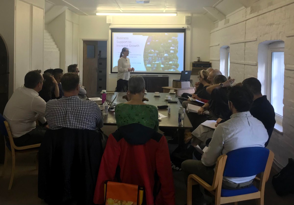 tevicornwall's tweet image. This morning at #Trewithen estate our Tevi #challengenetwork are discussing innovations in material production and re-use on construction developments.

#sustainable #construction #Cornwall
