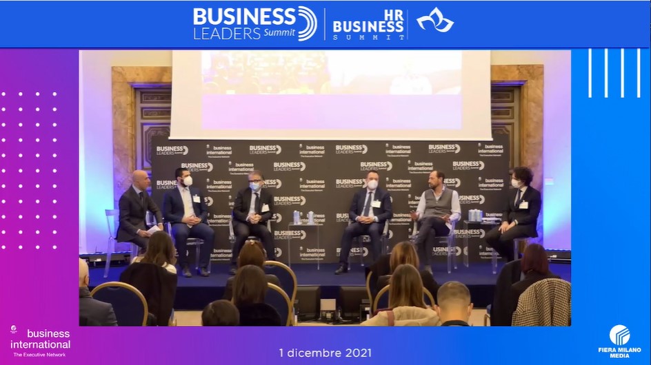 Business Int tweet media