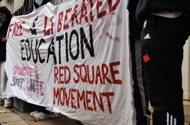 RedSqMovement's tweet image. This morning we blocked off the entrance to @UniversitiesUK’s offices to kick off the start of strike action across 58 universities this week🔥

RSM is letting uni bosses know that we’re coming for them. We won’t wait around whilst they turn education into a profit making machine