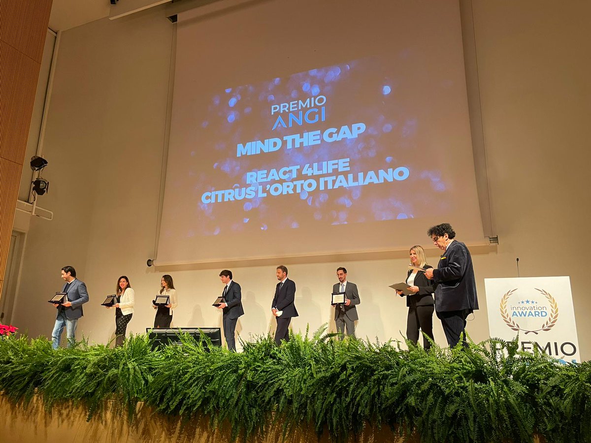 Categoria Industria & Robotica + Mind The Gap

- HiroRobotics
- Pixies
- Mazzanti Lab
- Citrus L’Orto Italiano 
- React4life

'Siamo contenti di essere qui, ci occupiamo di innovazione che non è finanziaria' @claudiolub Responsabile Relazioni @intesasanpaolo 

#PremioANGI2021