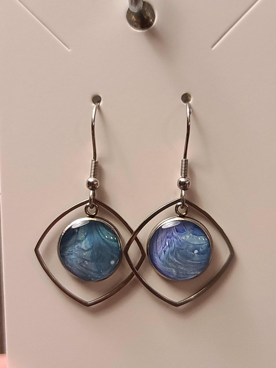 Carving and Jewellry, Right beaded earrings by Brenda Booke, Next a Beautiful carving by Greg Palsson and last but not least #acrylic poured earrings by Leanne Marchak. All #interlakeartists on the #waveartistsstudiotour.  See more on each artist on our WAVE Website.