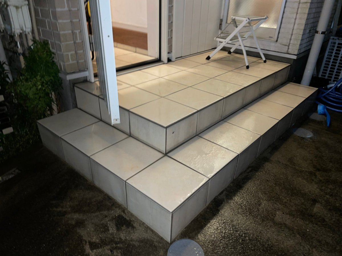 ysshare's tweet image. 昨日は管理替えの物件の清掃に。ここまで汚いとは💦特に建物内の床！！よくここまで汚して管理してるって😭しかもよく住んでるよね。明日もきれいにしにいきます。きれいにして新しい入居者迎えて満室にするぞぉ～

#シェアハウス