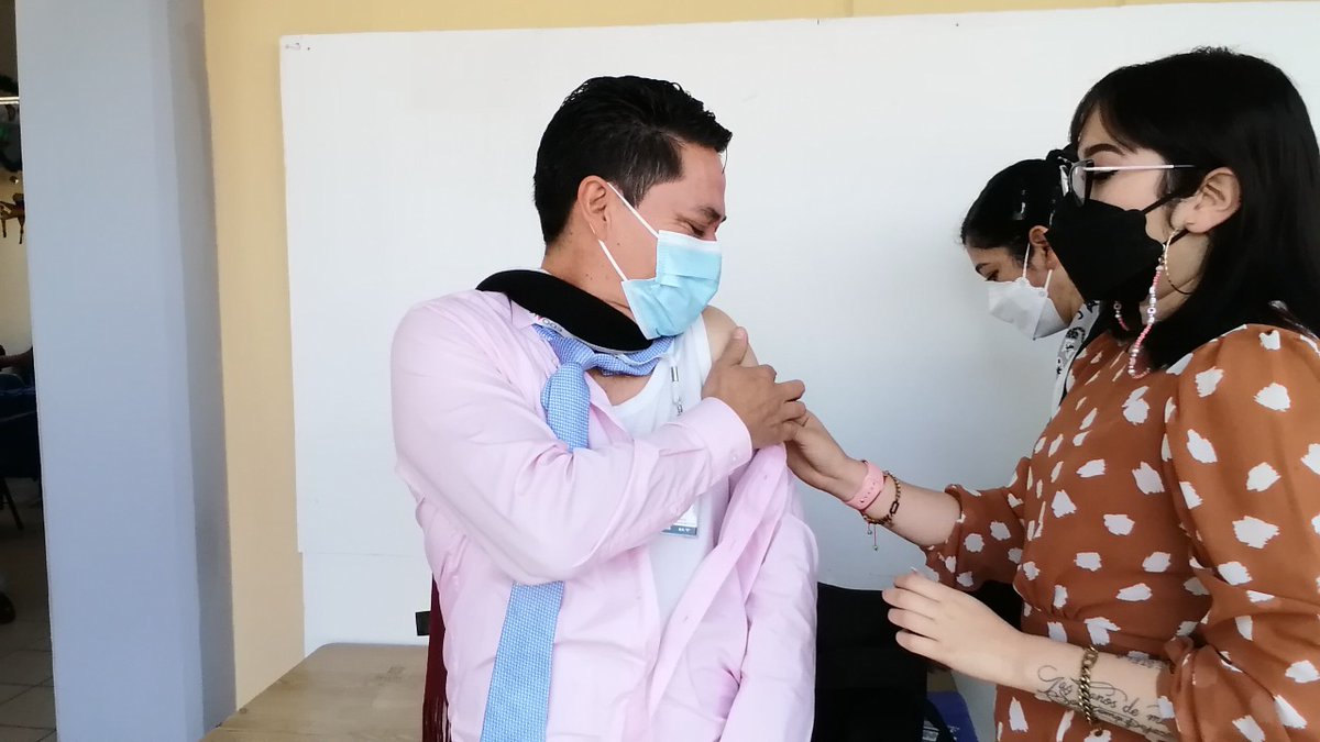 Oficial310's tweet photo. La dirección escolar les comunica que hoy se llevó acabo la jornada de “Vacunación contra la influenza” a docentes y administrativos muchas gracias maestras  Margarita y Mitzi por la aplicación de vacunas @geramonro05 @israeljeronimol @EdomexDgfa @Bg48Supervision @ANAB_BC https://t.co/dKMJgI5y0j