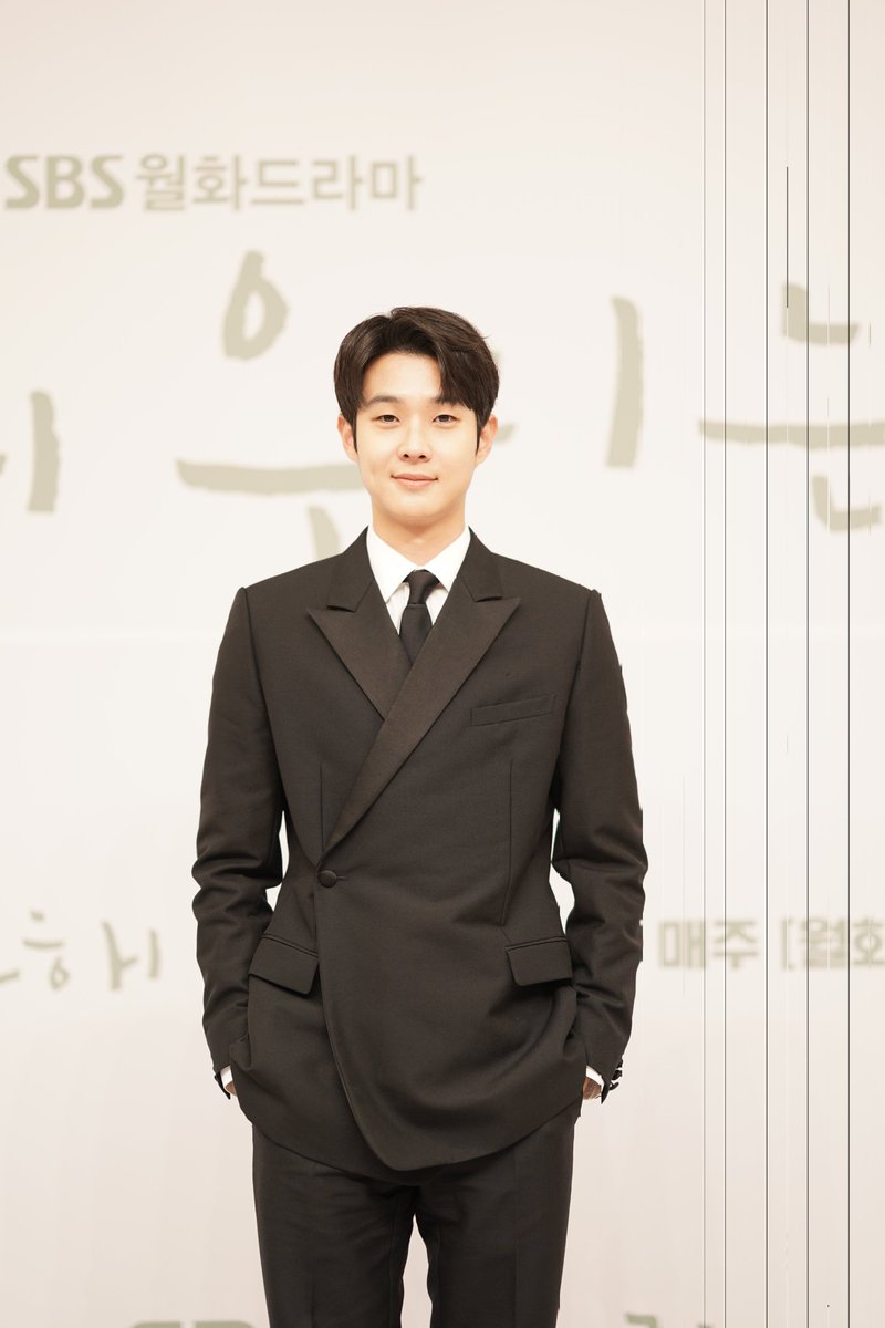 infodrakor_id's tweet photo. Konferensi pers drama SBS  #OurBelovedSummer: #ChoiWooShik #KimDaMi #KimSungCheol #RohJeongEui 😍

Tayang 6 Desember (Netflix) https://t.co/neRvn8Alqb