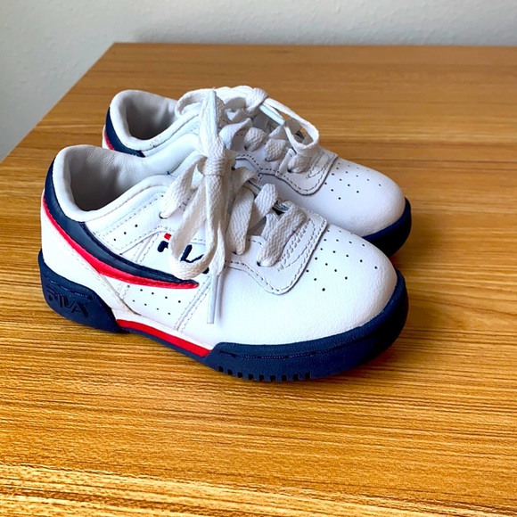 PixiedustPoshP's tweet photo. So good I had to share! Check out all the items I'm loving on @Poshmarkapp #poshmark #fashion #style #shopmycloset #fila #berrylook #frisco: https://t.co/ZUZqhzAWrN https://t.co/rPzMESn4hr