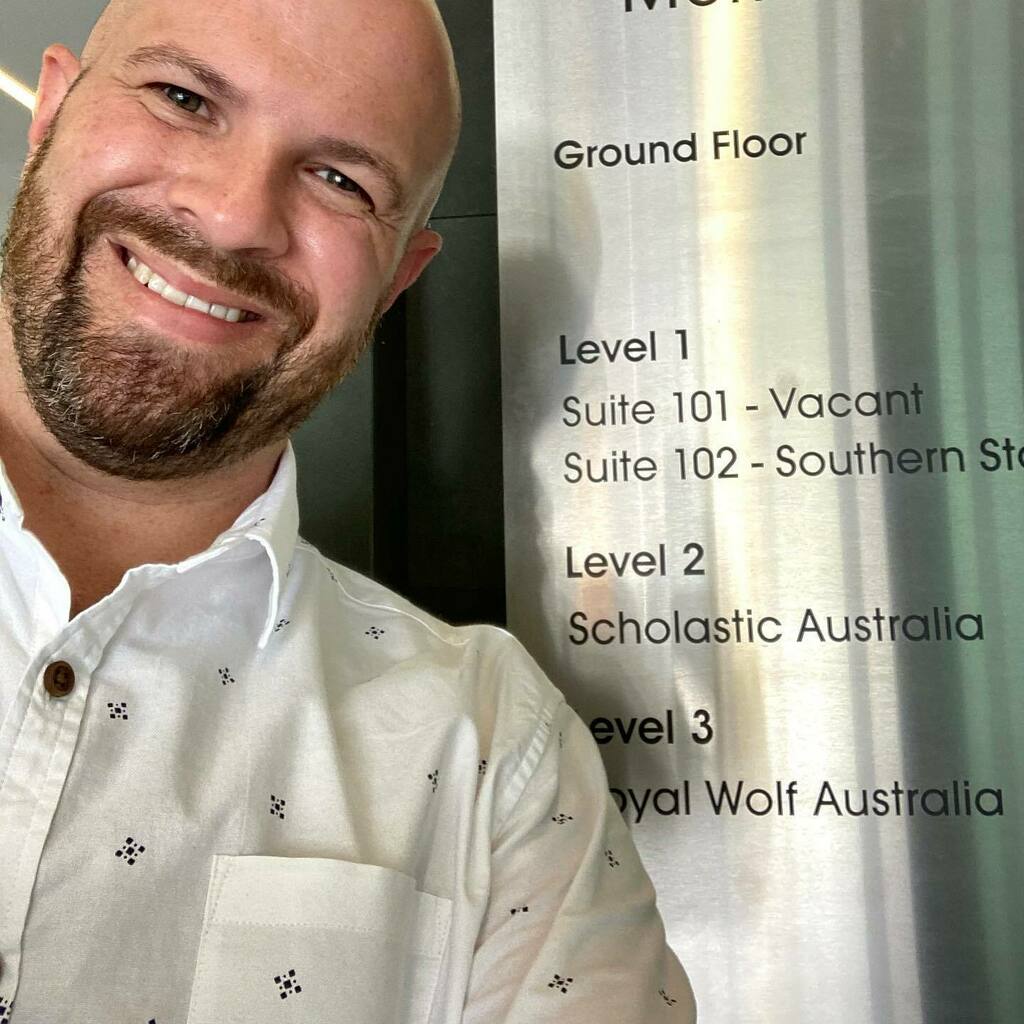 PHallamCreates's tweet image. Today was my first day working as a book designer @scholastic_au It was so good to meet some of the team and get introduced to the way things are organised. Bring on day 2 tomorrow!

#bookdesign #childrensbookdesign #childrenspublishing  #kidlit #kidsboo… instagr.am/p/CW7g8RGPGp4/