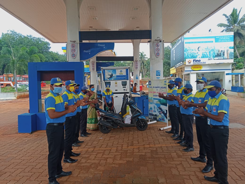 BpcRetailTvl's tweet photo. Congratulations to all the lucky customers who won Rs 200/- free fuel during #Happy Hours Campaign in the districts of Tirunelveli Retail Territory @BPCLimited @BPCLRetail @8singhi https://t.co/wdpwuxQhxf