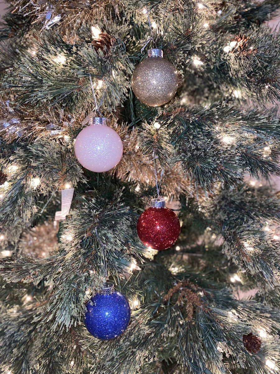 taravb431's tweet photo. Newest item added to my Etsy shop 🎄 
Personalize with any name/date/phrase 
DM for local pickup or click link in bio ✨ https://t.co/BmLmIGkdtE