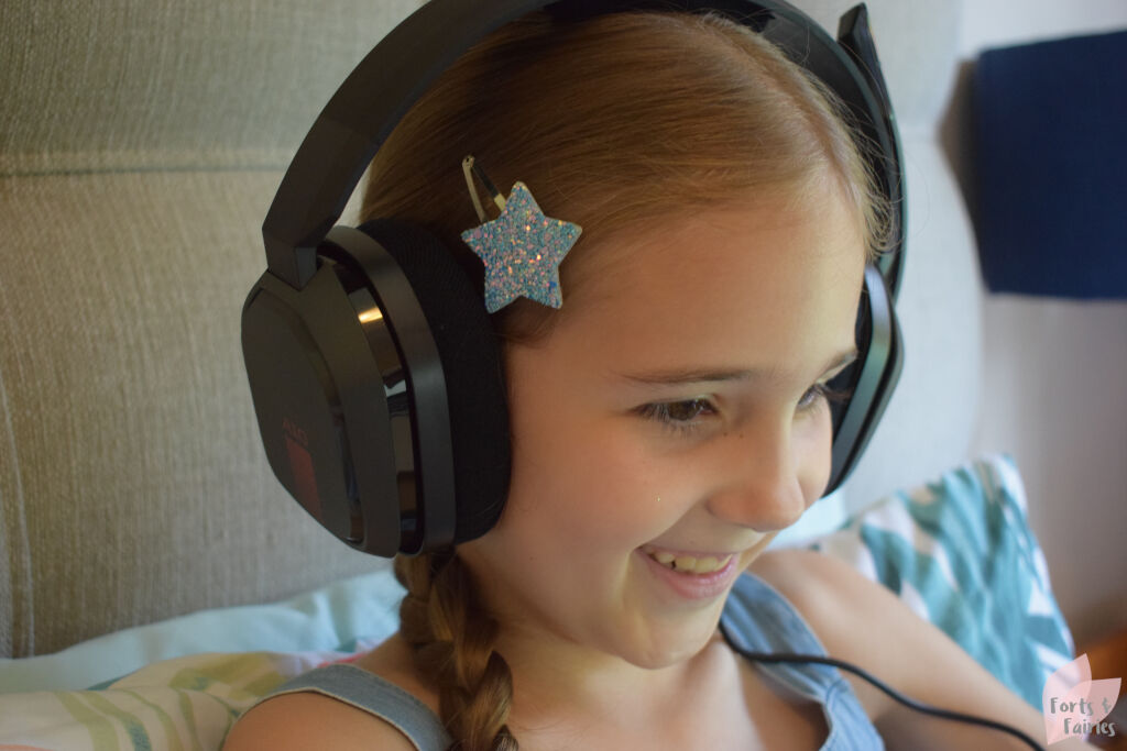 LisaTrollip's tweet photo. Having two gamers as parents it’s no surprise that Amy loves to game too, so being able to enjoy Logitech G’s advanced high-performance gaming gear has been amazing. #LEGOSAMinecraft #LEGOSA #LEGOSouthAfrica #LogitechGSA #LogitechSA #LogitechLEGOCollab #christmasideas https://t.co/Pg690EBmAO
