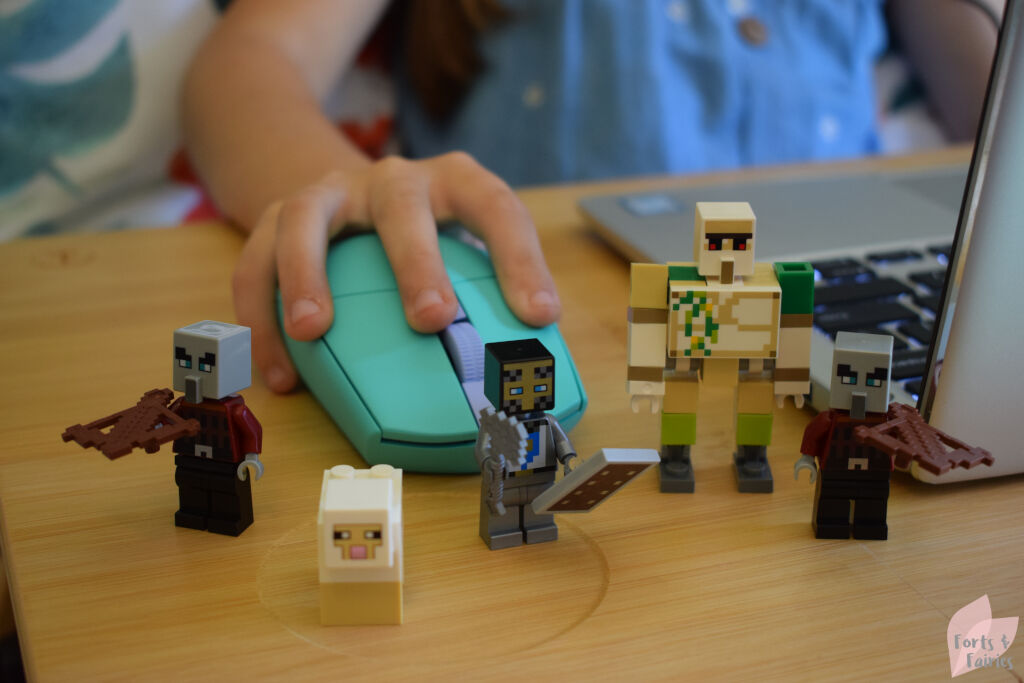 LisaTrollip's tweet photo. Having two gamers as parents it’s no surprise that Amy loves to game too, so being able to enjoy Logitech G’s advanced high-performance gaming gear has been amazing. #LEGOSAMinecraft #LEGOSA #LEGOSouthAfrica #LogitechGSA #LogitechSA #LogitechLEGOCollab #christmasideas https://t.co/Pg690EBmAO