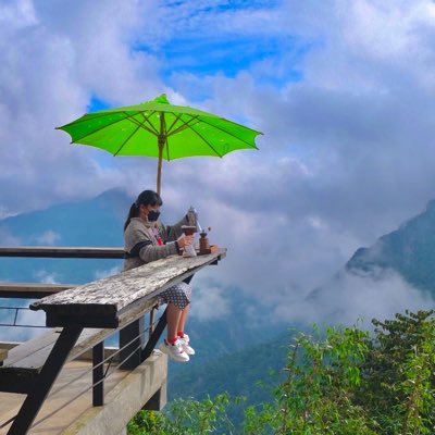 StoryCinnamon's tweet photo. #NewProfilePic "ไม่ต้องไปไกลถึงเชียงรายหรอก แค่เขาบอกไม่รัก ก็หนาวแล้ว"
.
.
.
.
.
#กาแฟภูผาฮี้ #บ้านผาฮี้ #ที่พักเชียงราย #ที่พักบนดอย #โฮมสเตย์ #ผาฮี้ #แม่สาย #เชียงราย
#phuphaheecoffee #phuphahee #homestay #phahee #maesai #chiangrai 💕

กาแฟภูผาฮี้ phuphahee coffee https://t.co/wUyvkm3A1t