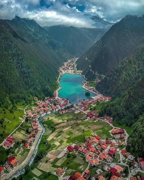 BeautyExplorers's tweet photo. Turkiye 🇹🇷                  Pakistan 🇵🇰 https://t.co/jpIBRz969R