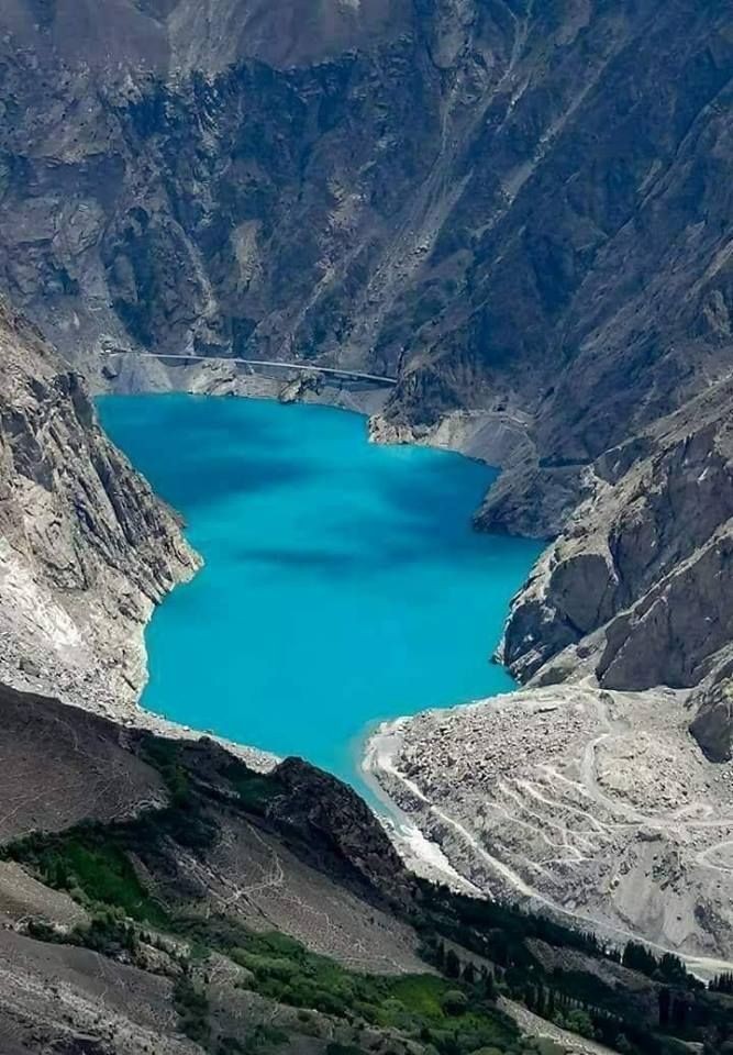 BeautyExplorers's tweet photo. Turkiye 🇹🇷                  Pakistan 🇵🇰 https://t.co/jpIBRz969R