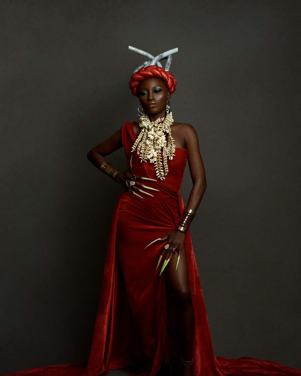 Vhickiey1's tweet photo. Styled by me,Neck Piece Hand Crafted by Me,Fotografa @icapturestdios , MUA: @munachibeauty https://t.co/F6cTPefMum