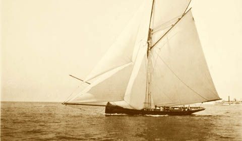 NauticaReport's tweet photo. Bedouin, 1881
https://t.co/DhwYDc0xJb
#CutterAurico #JohnHarvey #AmericasCup1885 #Puritan https://t.co/gW6RYnn6x5