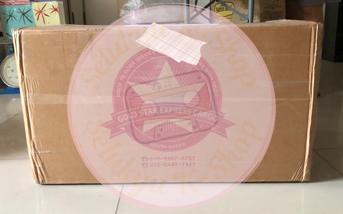 selukyukshop's tweet photo. #SLKUpdates: Batch 10 (Box 2) Arrival & Delay Notice
Box 2 of Batch 10 has finally arrived! Arrival Notices will be sent within 24H ๐
There has a been a delay on the shipment of TWICE FOL due to manufacturing issues.
Batch 11 is currently still in transit to PH โบ๏ธ https://t.co/9FQHdW9WMQ