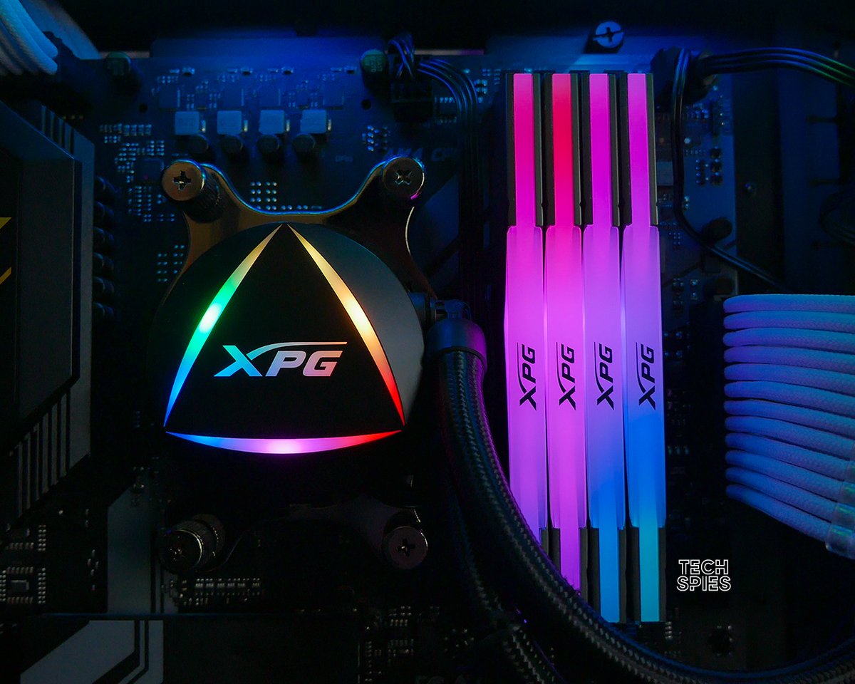XPG_Global's tweet photo. XPG D50 features an elegant exterior with a triangular RGB panel that looks perfect in any RGB build.

📷: @tech__spies

SPECTRIX D50 DDR4 RGB MEMORY MODULE👇
https://t.co/xJpm28oRyu

#XPG #XtremePerformanceGear #D20 #DRAM #DDR4 #Gaming #Pcpart #Pcbuild https://t.co/zdffxf8ZYC