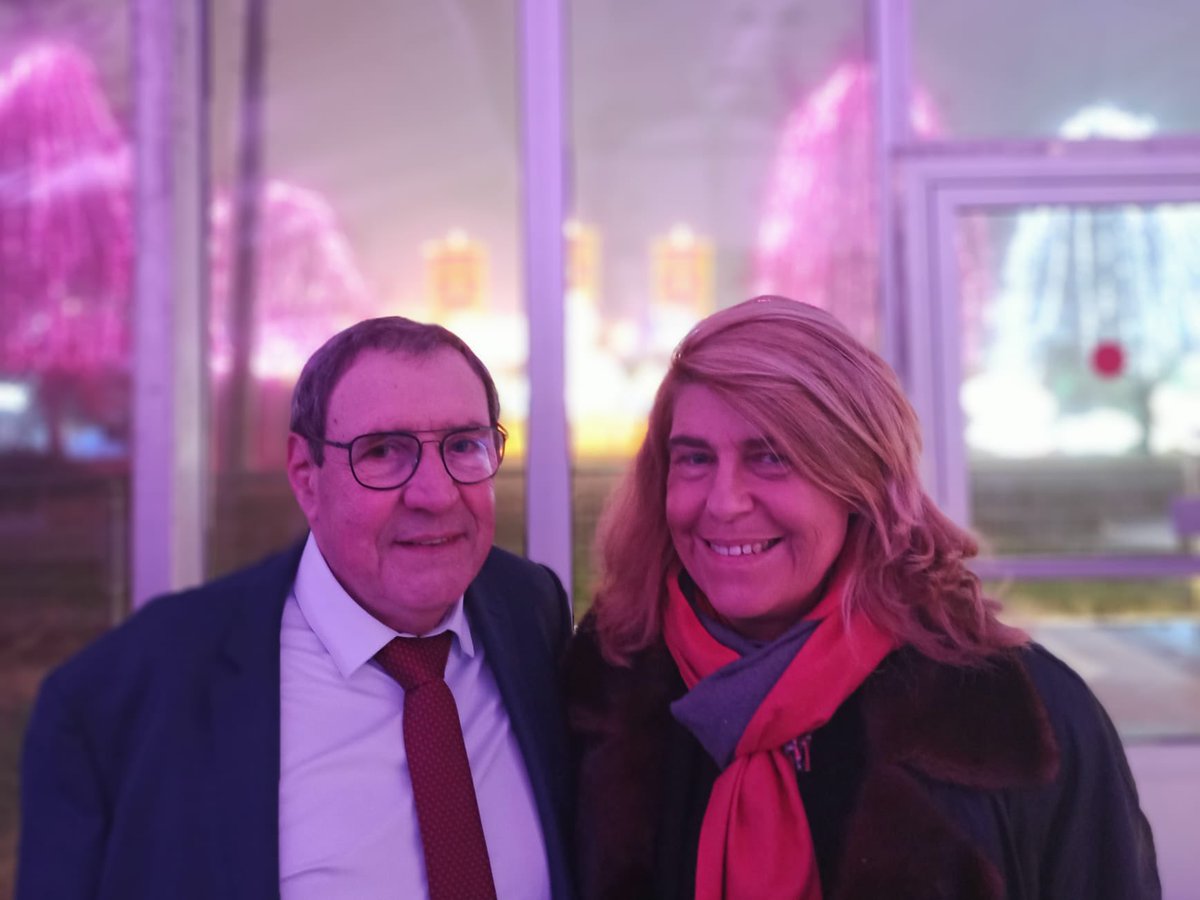 FaureDominique's tweet photo. Heureuse de représenter @jlmoudenc à l’ouverture du festival des lanternes à Blagnac. 
«Vol au dessus du merveilleux» c'est le thème de cette édition🤩
80 artistes pour un festival à 4 composantes artistiques économique écologique et populaire.
Bravo Joseph Carles et aux équipes! https://t.co/bycWuszaos