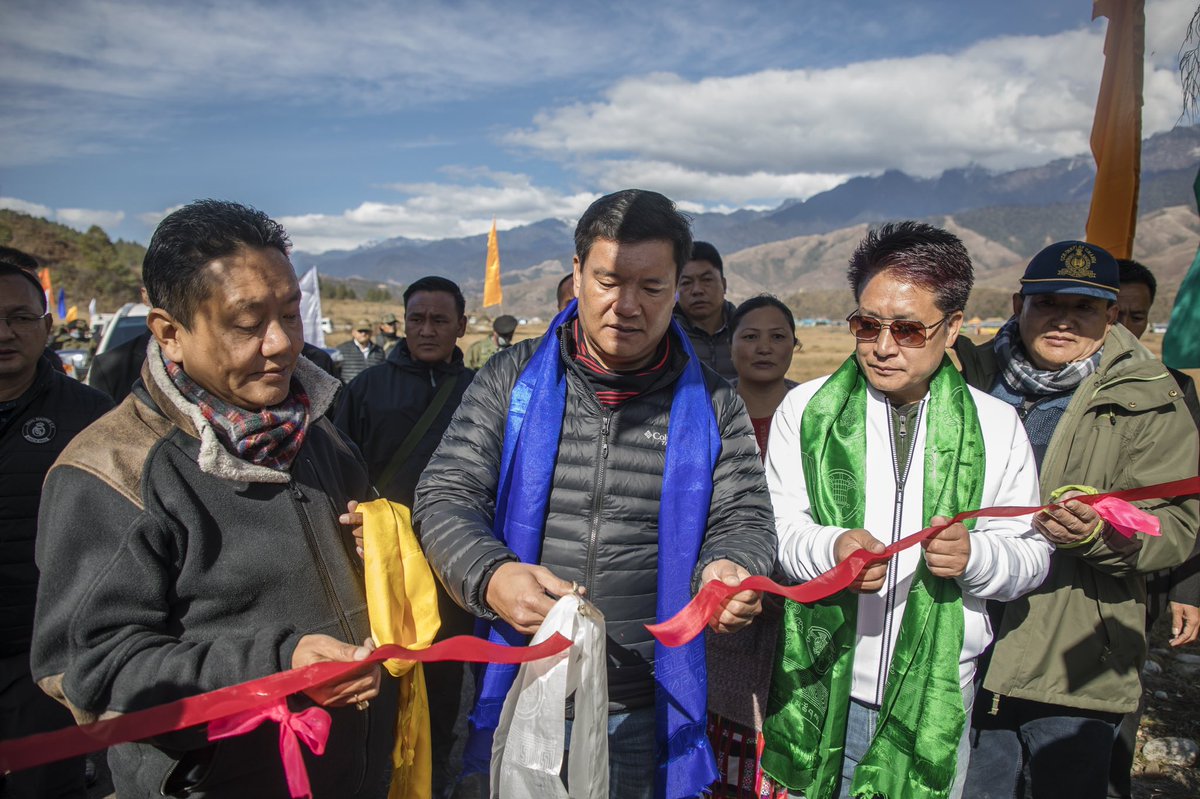 PemaKhanduBJP's tweet image. Inaugurated a solid waste management plant at Mechuka. A wonder machine that can churn out fuel from plastic waste. First in the northeast, if the project turns out successful, it will be implemented in all districts of Arunachal Pradesh.