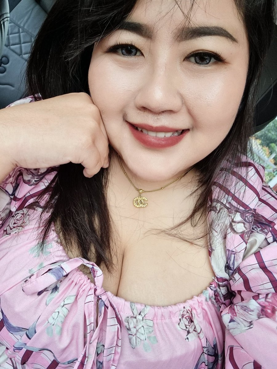 sleepysleep154's tweet photo. มีคนบอกว่า
ชอบเวลาหมวยยิ้ม

หมวยจะยิ้มบ่อยๆนะคะ☺ https://t.co/a5iQLJD4Wi