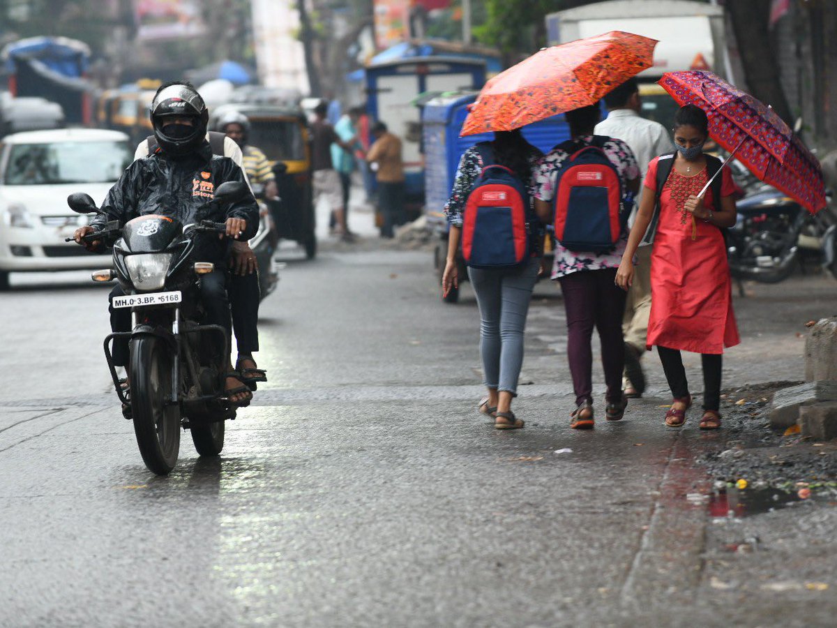 faisalspeaking's tweet photo. #Mumbai records second highest amount of rain in November in a decade. (📸 @sanjayhTOI)

#mumbairains #photography https://t.co/ia0kIFaobc