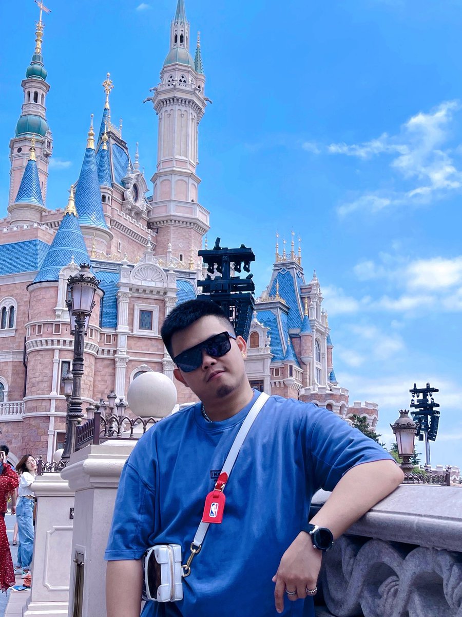 DoubiDou9's tweet photo. Disneyland🤤 https://t.co/hzi6C4t8R9